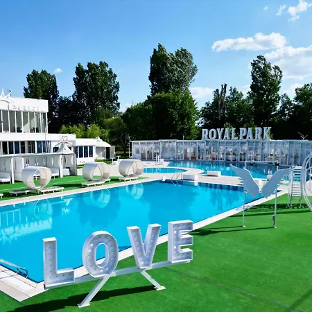 Royal Park Complex Hotel 3*